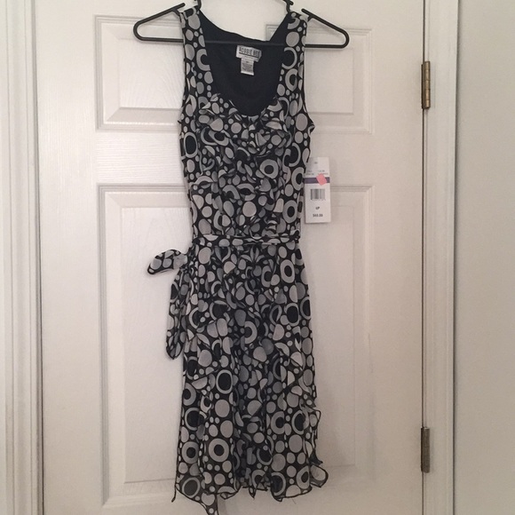 Robbie Bee Dresses & Skirts - NWT 🖤 Amazing polka dot Dress
